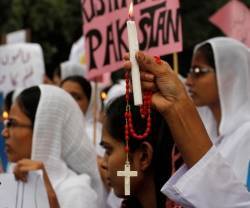 Protesta de cristianos pakistaníes por las amenazas y agresiones de grupos fundamentalistas y las leyes que los acosan
