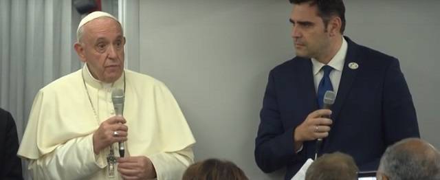 El Papa, sobre cambiar el celibato: «Yo no lo haré, no quiero ponerme ante Dios con esta decisión»
