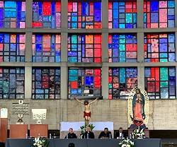 El vitral del Santuario de los Mártires de Guadalajara: una obra que desborda fe, arte e ingeniería