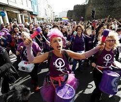 Las dos ramas principales del socialismo español acentúan su división el Día de la Mujer