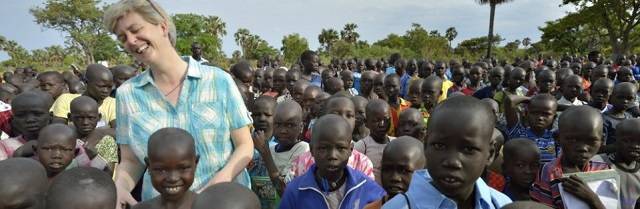 Premiada por EEUU, esta monja pasó de casi morir a tiros a transformar una ciudad de Sudán de Sur
