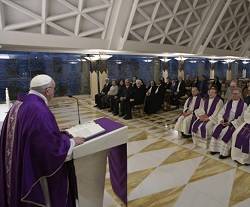 El Papa este jueves en la Casa Santa Marta, con la presencia del presidente Mattarella / Vatican Media
