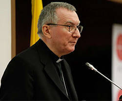 El Cardenal Parolin a la prensa: «Aumentar la conciencia pública sobre la persecución religiosa»