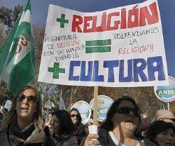 Manifestación a favor de la clase de Religión en Andalucía... en diversas regiones se usan trucos contra la asignatura de oferta obligatoria y libre elección