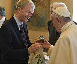 El Santo Padre, con los responsables de la Federación Europea de Bancos de Alimentos, reunida en Roma estos días