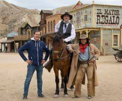 Cotelo y sus actores de película del Oeste en El Mayor Regalo, una historia de perdón, belleza y alegría ya en DVD
