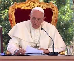 El Papa invita a una teología en diálogo con «textos sagrados como la Biblia, el Talmud y el Corán»