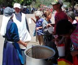 Agustinas recoletas en Venezuela mantienen un comedor que alimenta más de mil personas al día