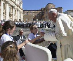 Los 4 indicios del buen cristiano: el Papa los señala en la catequesis comentando Hechos 2