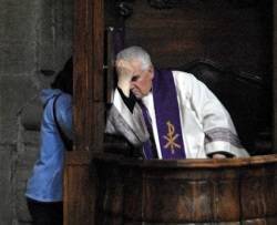 La Santa Sede responde con fuerza a las presiones para que permita romper el secreto de confesión