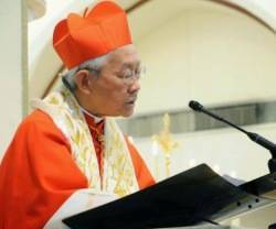 El cardenal Zen, de Hong Kong, señala los puntos turbios de la exigencia china de registrar al clero