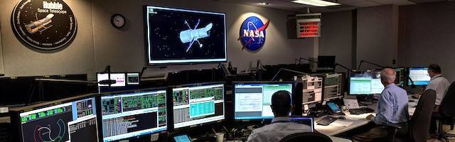 Centro de control de la NASA para el telescopio Hubble.