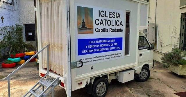 Una «capilla rodante»: la iniciativa de un párroco para evangelizar uno de los países más laicistas