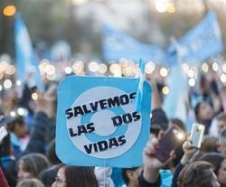 Los abogados católicos piden en Argentina dar el voto a los políticos que defiendan al no nacido