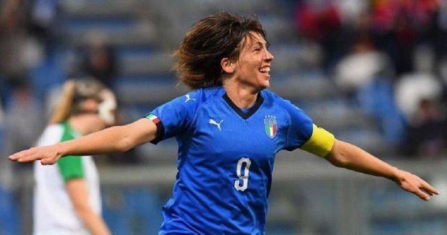 Peregrinar a Lourdes, el gran deseo de Daniela Sabatino, goleadora titular en la selección italiana