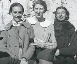De izquierda a derecha en la foto, Olga Pérez-Monteserín, Pilar Gullón y Octavia Iglesias.