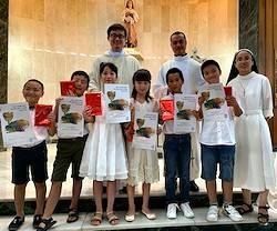 Los chinos de Valencia tienen parroquia propia: misa, adoración, retiros, reuniones y whatsapp
