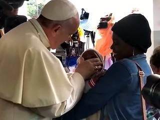 El Papa, en un baluarte contra el sida