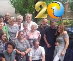 Colaboradores y voluntarios de la Fraternidad Monástica que impulsa Cetelmón, un canal que cumple 20 años