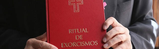 Tras 36 años como exorcista: «Hay dos cosas que el demonio no aguanta: el Magníficat y el Credo»
