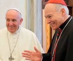 El Papa con el cardenal Aguiar en una foto de archivo - Aguiar se queda con una diócesis de 5 millones de personas y nacen 3 diócesis nuevas