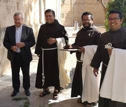 Los nuevos franciscanos llegados a Petra, junto al obispo de Mallorca, Sebastián Taltavull