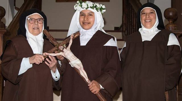 La hermana Fátima del Niño Jesús celebró su profesión de votos temporales este martes, festividad de Santa Teresa, en el convento de Maluenda