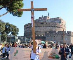 Via Crucis en Roma para orar y recordar a quienes murieron defendiendo a los pueblos amazónicos