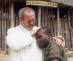 Mostró el perdón y sanación de Dios a niños de la guerra y soldados forzados en Angola