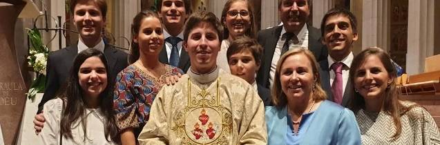 Pablo Aguilera-Pich, recién ordenado, explica el «triduo indispensable» que le llevó al sacerdocio