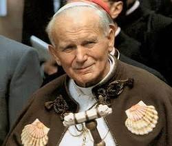 San Juan Pablo II en su visita a Santiago de Compostela, desde donde predicó sobre la identidad y raíces cristianas de Europa