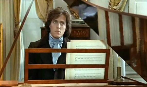 Hugh Grant interpretó a Chopin en «Impromptu» (1991), de James Lapine, que centra su argumento en la relación que mantuvo con George Sand (Judy Davies).