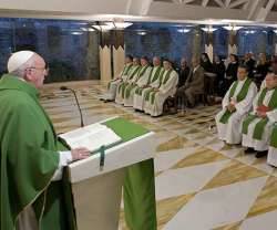 El Papa Francisco ha comentado la parábola del banquete... muchas personas se niegan a los planes de Dios, aunque están llenos de felicidad