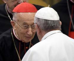El cardenal Ruini considera un error que el sínodo haya propuesto la ordenación de hombres casados