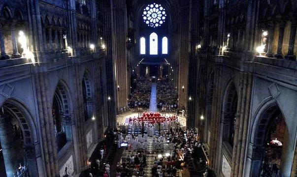 En la catedral de Chartres, Henry Adams comprendió que todo en la Edad Media se hacía por y para la Virgen Santísima.