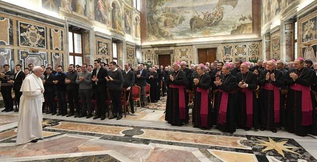 El Papa da tres consejos a los seminaristas y recuerda 4 «cercanías» que debe tener cada sacerdote