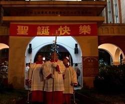 ¿Cómo hacer Navidad en China, si -como en la URSS- se multa que los menores de edad vayan al templo?