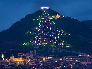 El gran árbol navideño de Gubbio