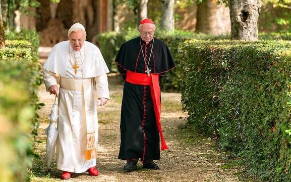 La película de Netflix sobre Francisco y Benedicto, «engañosa y peligrosa»: «Demasiadas falsedades»