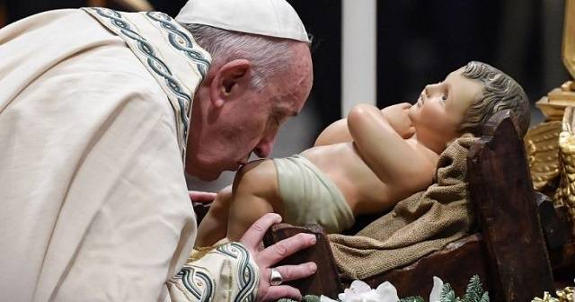 El Papa Francisco predica sobre el poder de Dios que actúa desde lo pequeño