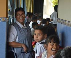 Comedores, visita de enfermos y evangelización: la heroica misión de las religiosas hoy en Venezuela