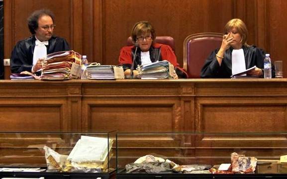 El juicio a tres médicos belgas cuestiona los supuestos «límites estrictos» de su ley de eutanasia