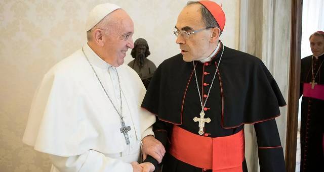 El cardenal Barbarin anuncia que pese a ser absuelto volverá a pedir al Papa que acepte su renuncia