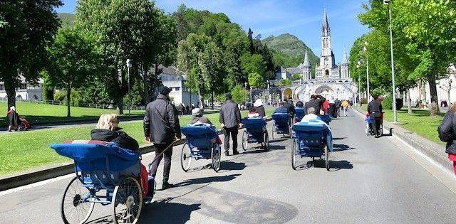 ¿Declarar a Lourdes como santuario nacional francés? El obispo emérito explica por qué mejor no