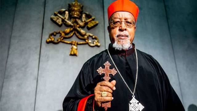 La dictadura anticristiana de Eritrea detiene 16 horas al cardenal etíope y lo expulsa del país