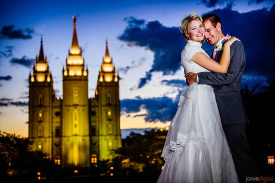 Los mormones y su falsa doctrina del matrimonio eterno 
