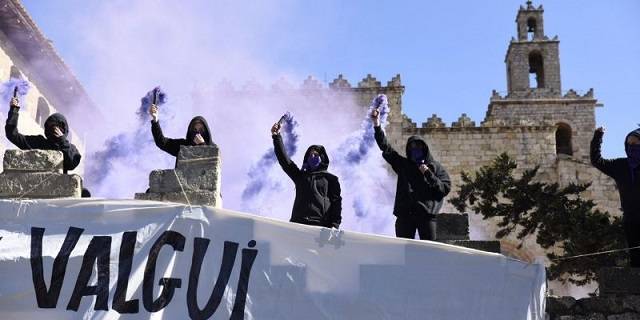 Ataques feministas y abortistas por el 8-M contra iglesias en Barcelona, Sant Cugat, Urgel y Sevilla
