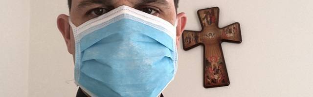Capellanes contra el coronavirus y el desánimo: la oración y la confesión aportan paz y fuerza