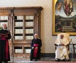 El Papa pide defender la vida «del niño recién concebido, el marginado pobre, el paciente terminal»