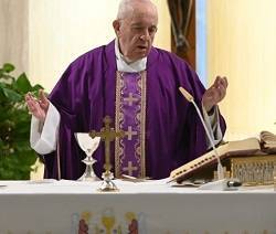 El Papa, en «este domingo del llanto» pide acordarse de las personas que sufren por el coronavirus